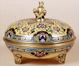 Kom met champlevé emaildecoratie, ca. 1870